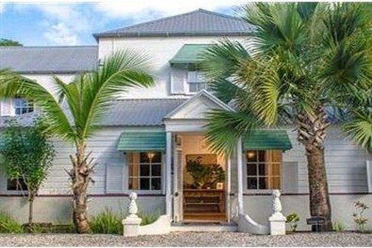 Sweetfield Manor Hotel Bridgetown Bagian luar foto