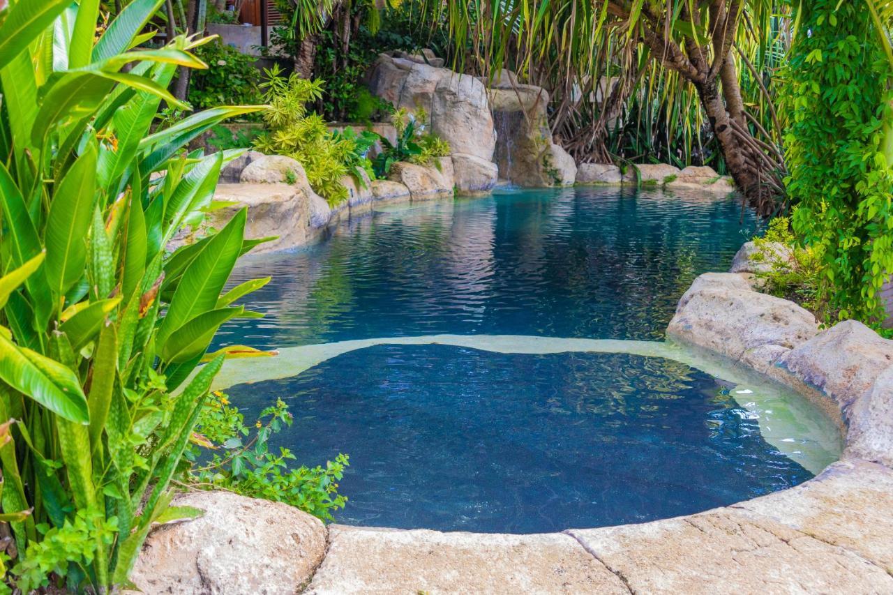 Sweetfield Manor Hotel Bridgetown Bagian luar foto