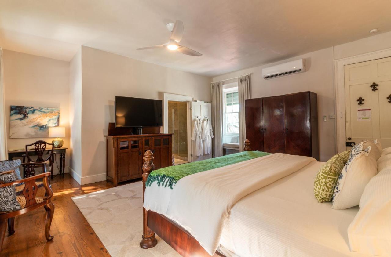 Sweetfield Manor Hotel Bridgetown Bagian luar foto