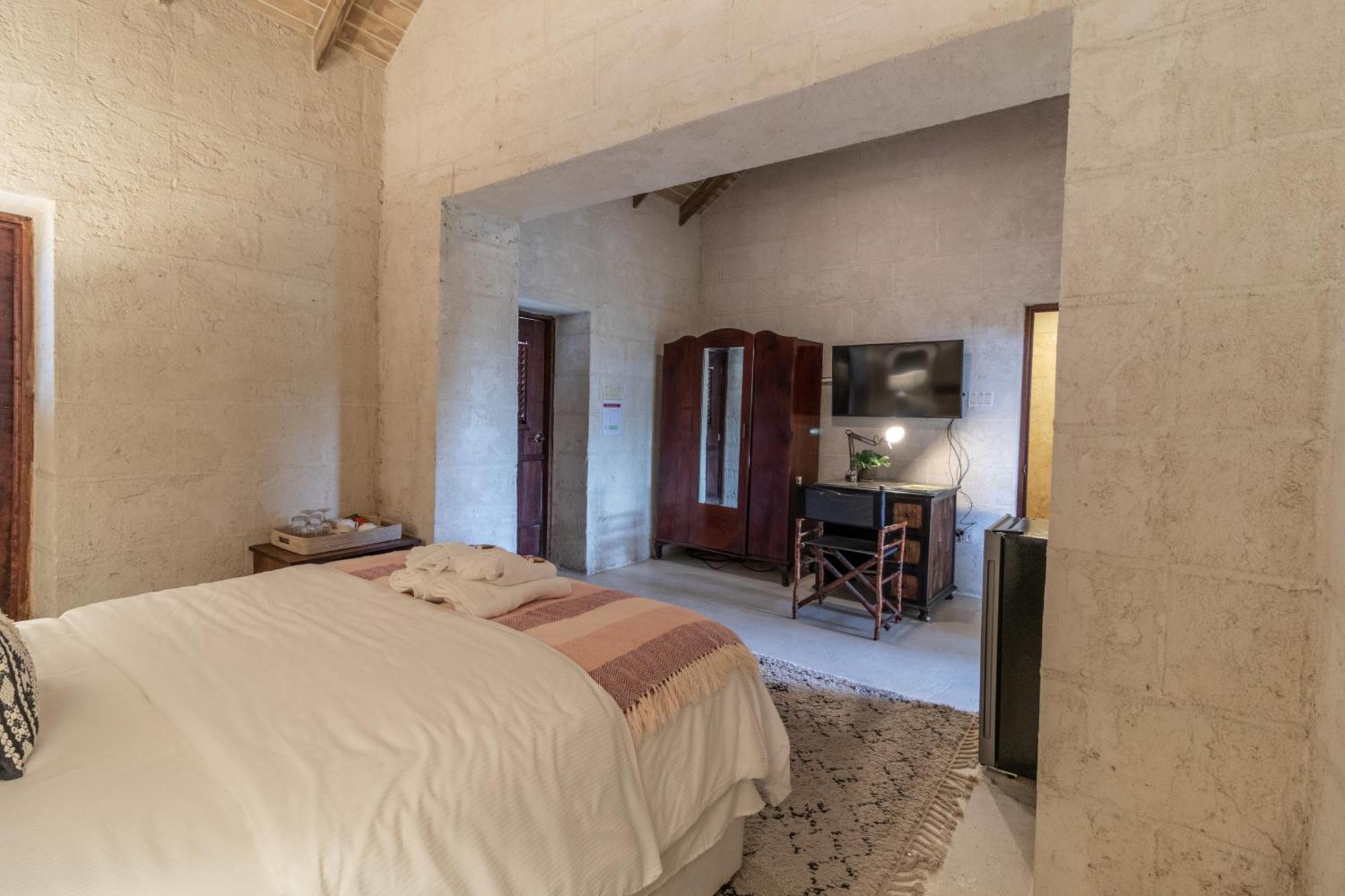 Sweetfield Manor Hotel Bridgetown Bagian luar foto