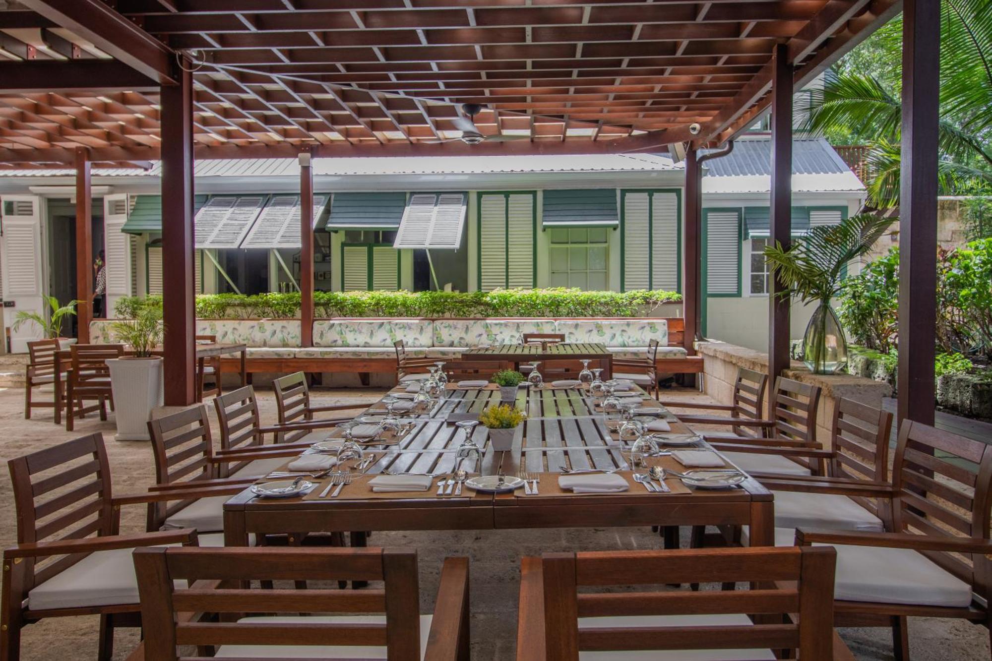 Sweetfield Manor Hotel Bridgetown Bagian luar foto