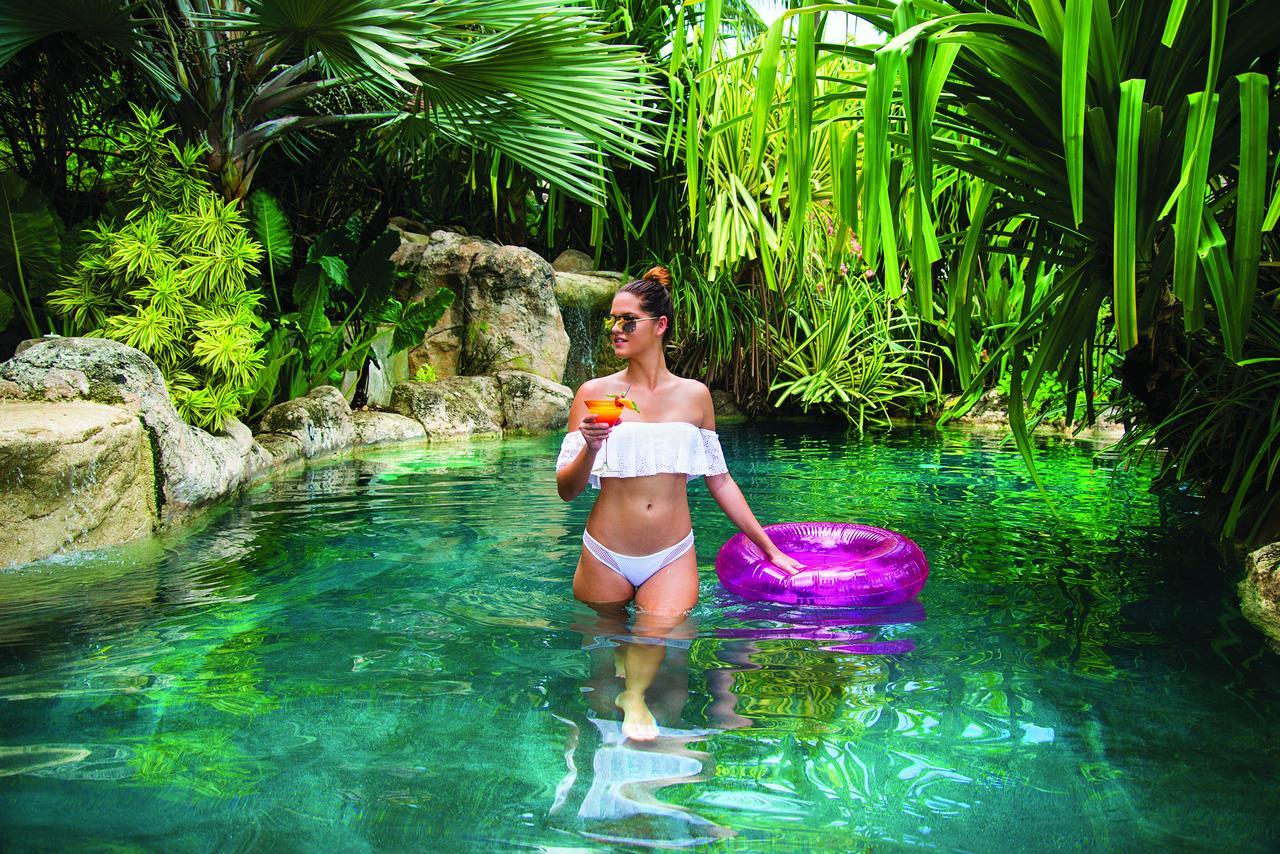 Sweetfield Manor Hotel Bridgetown Bagian luar foto