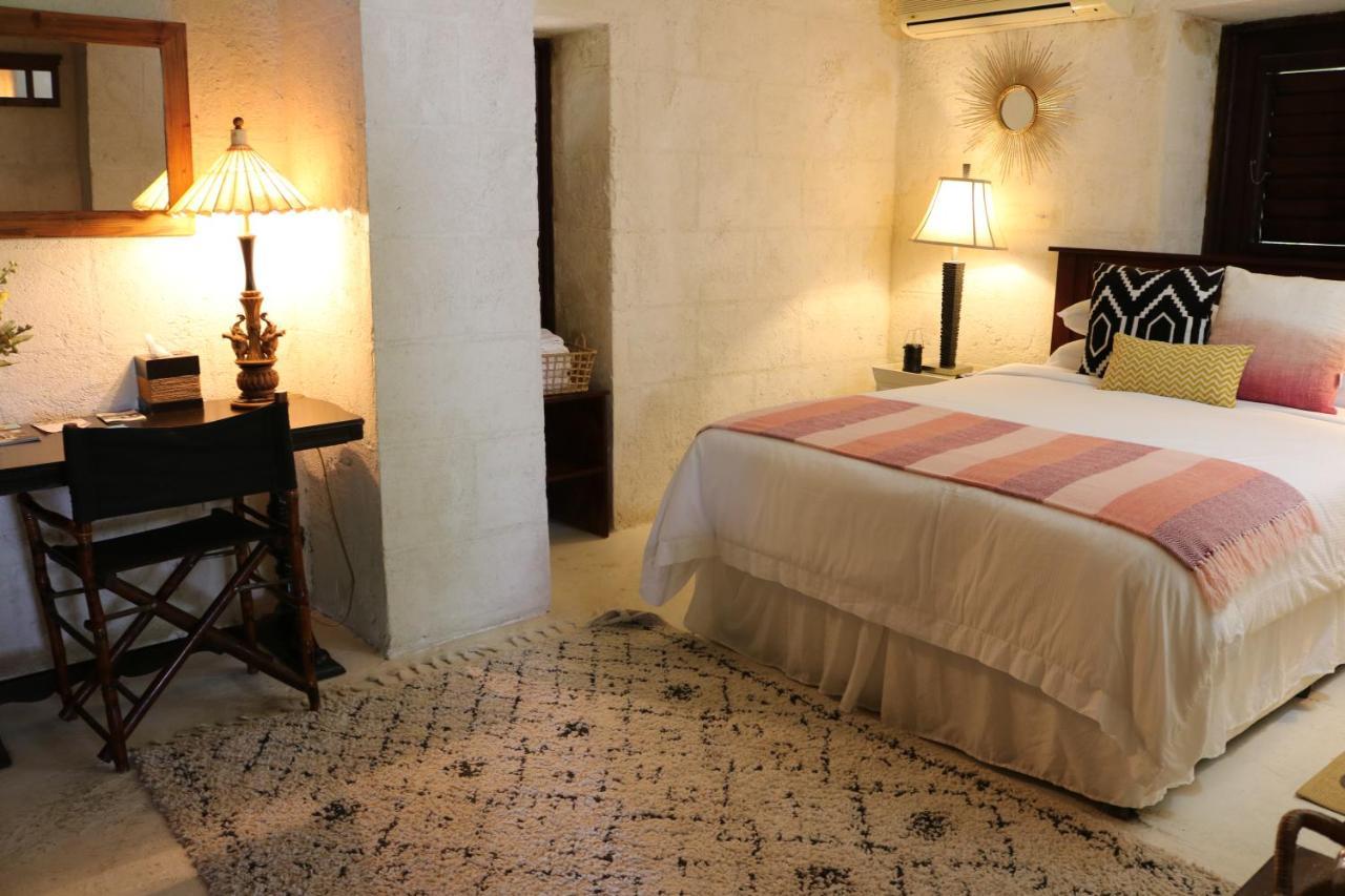 Sweetfield Manor Hotel Bridgetown Bagian luar foto