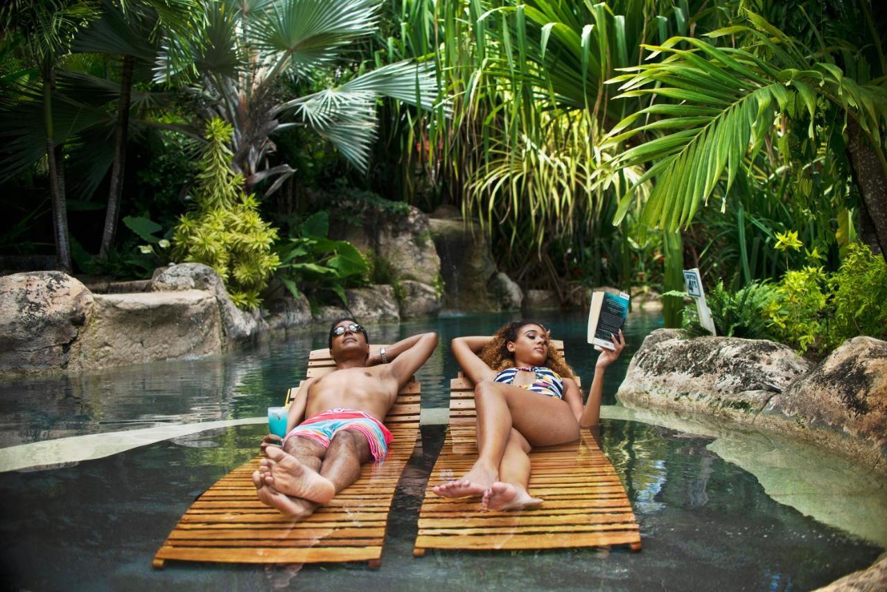 Sweetfield Manor Hotel Bridgetown Bagian luar foto